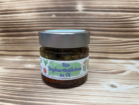 Bio-Joghurtbällchen in Öl