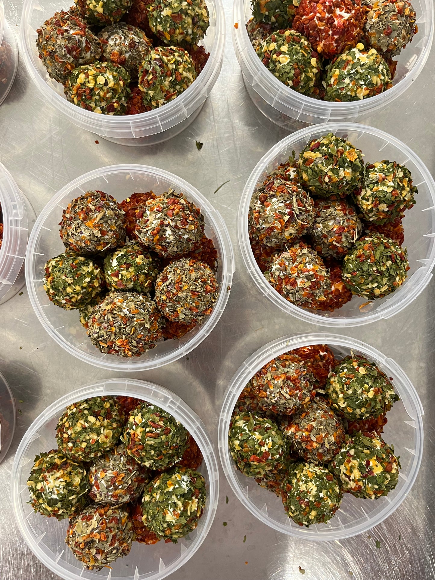 Bio-Joghurtbällchen in Öl